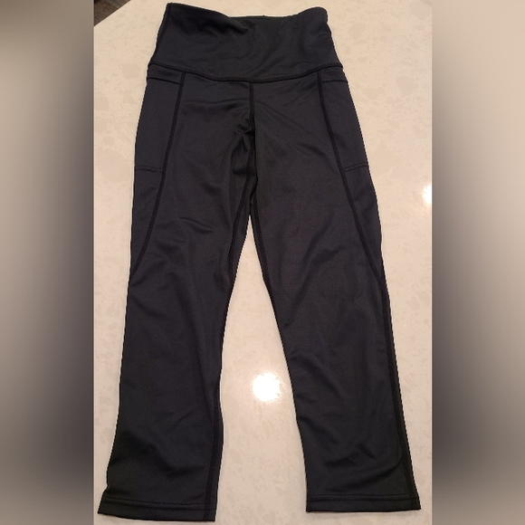 #5 Blackmilk yoga cropped leggings, Black, XS - Picture 3 of 8